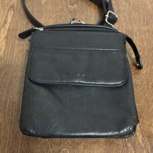 Fossil Crossbody Purse Womens Black Leather Zip Lots of Compartments